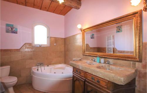Nice Home In Apt With 4 Bedrooms