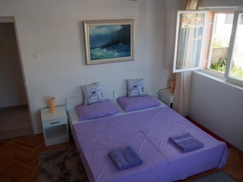 Beachfront Apartment Jelsa