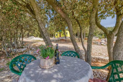 Apartamento Cottage On The Kavran Beach