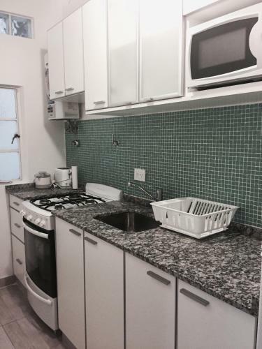 Apartamento Dos Ambientes Amplios Y Luminosos En Recoleta