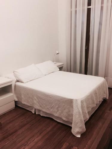 Apartamento Dos Ambientes Amplios Y Luminosos En Recoleta