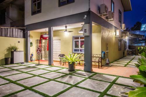 Explore 4br Gardenhouse Retreats (Free Parking)