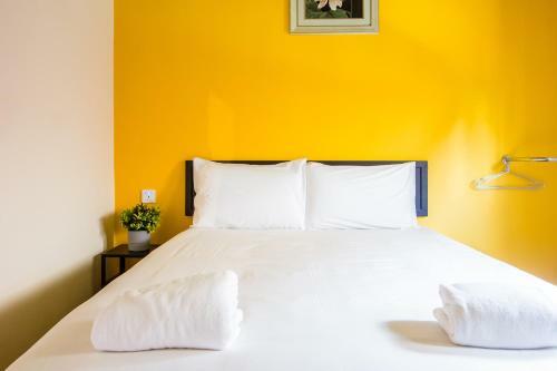 Explore 5br Gardenhouse Retreats (Free Parking)