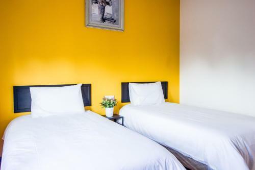 Explore 5br Gardenhouse Retreats (Free Parking)