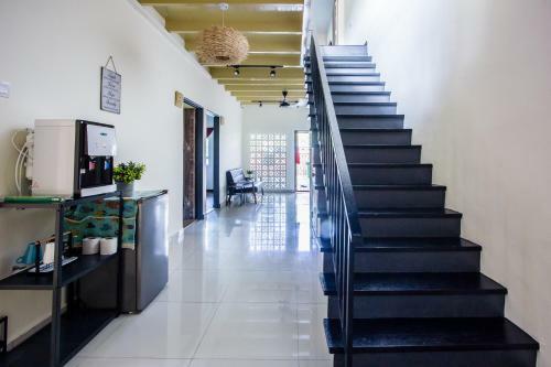 Explore 5br Gardenhouse Retreats (Free Parking)