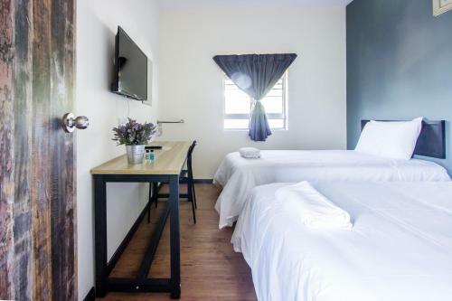 Explore 5br Gardenhouse Retreats (Free Parking)