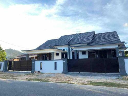 Afza Homestay Paka A