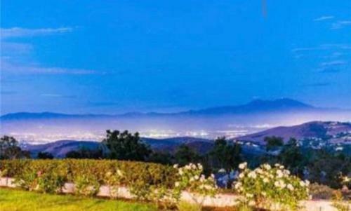 Best Views 4 Bed Villa Close To Beach And Spectrum