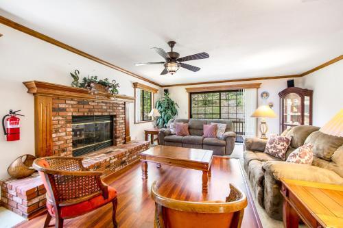 Honey Bear Hideaway