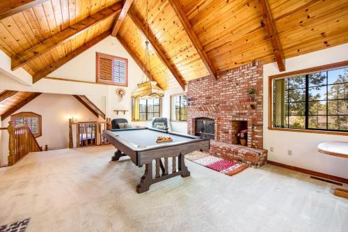 Honey Bear Hideaway