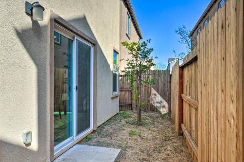 Modern Sacramento House About 12 Mi To Downtown!