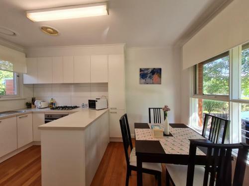 Adorable 2br1ba In Mckinnon With Hot Tub+parking