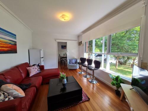 Adorable 2br1ba In Mckinnon With Hot Tub+parking