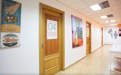 Holidaysbcn Hostel
