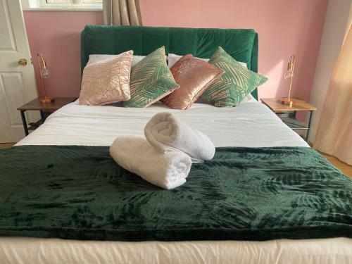En-suite Bedroom With Private Entrance