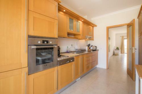 Beach Apartment With Pool In Porto de Mos, Lagos
