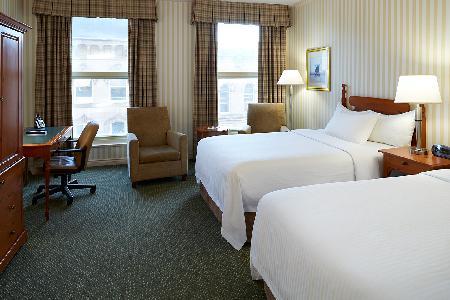 Hotel Delta Barrington - Delta Premier Room