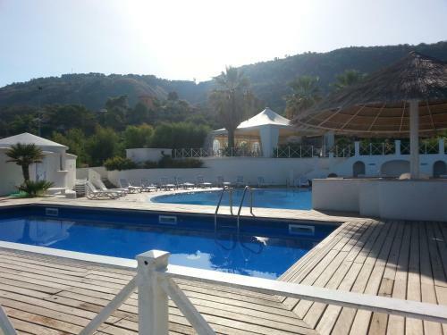 Hotel Cala Petrosa Resort