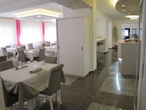 Hotel Scaran�