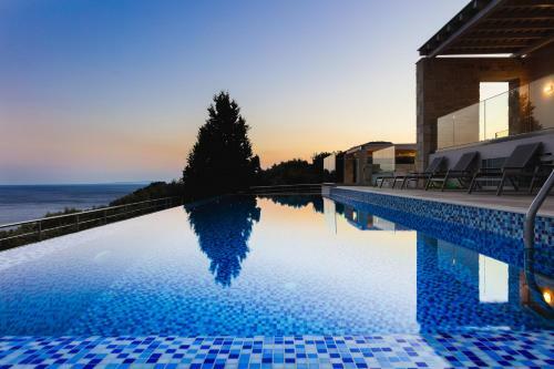 Fotinari Livadia Villa With Exclusive Sea View