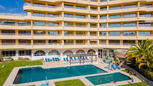 Dazzling 2bdr Apartment W/balcony & Pool By Lovelystay