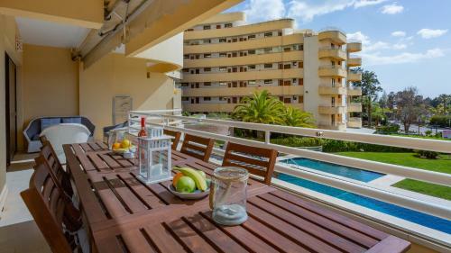 Dazzling 2bdr Apartment W/balcony & Pool By Lovelystay