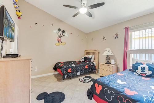 Two Master Bedrooms Pool Home Private Yard
