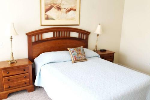 Ventura Place Country Club Home