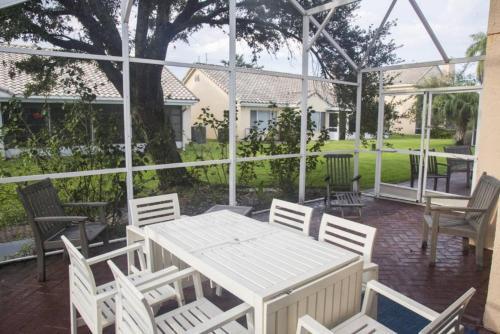Ventura Place Country Club Home