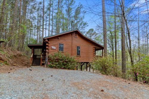 Autumns Hollow - Adorable Rustic Log Cabin Lake View, Pet Friendly