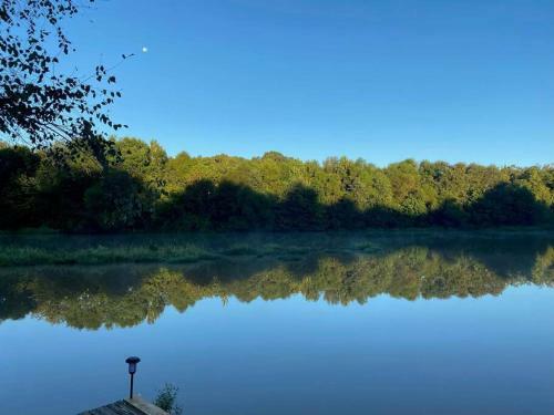 New! Lake House Retreat With Private Dock, Kayaks & Firepit