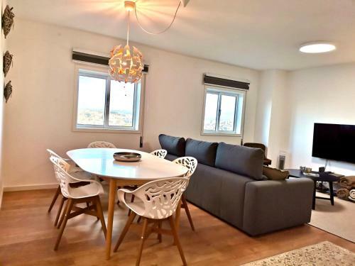 Two Bedroom Apartment With Porto?s Panoramic View