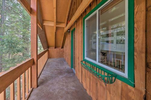 Rustic Garden Valley Cabin With Foosball Table!