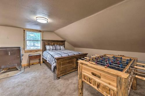 Rustic Garden Valley Cabin With Foosball Table!