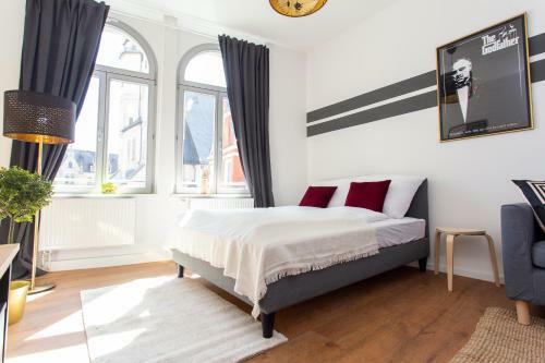 Full House Apartment Hotel