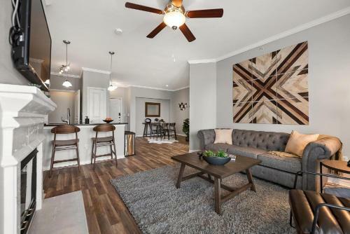 Jurny - New Uptown Dallas Apartments