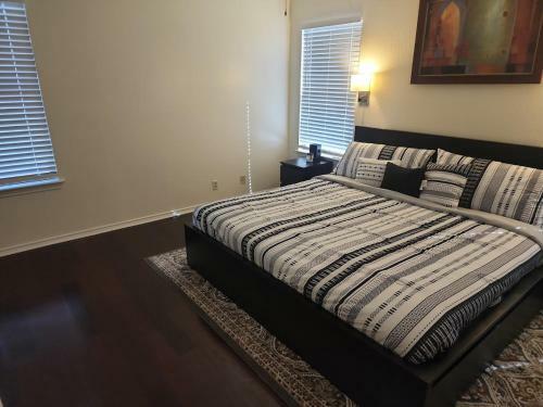 North Austin-sunshine Villa- Huge 3bed2ba 2story Home