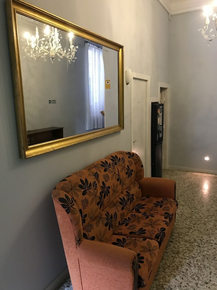 Hostal Pensi�n Apolo XI