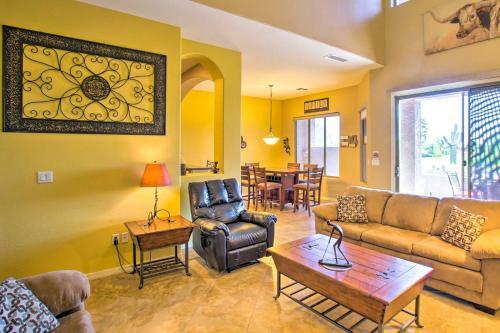 Gold Canyon Town Home With Community Amenities!