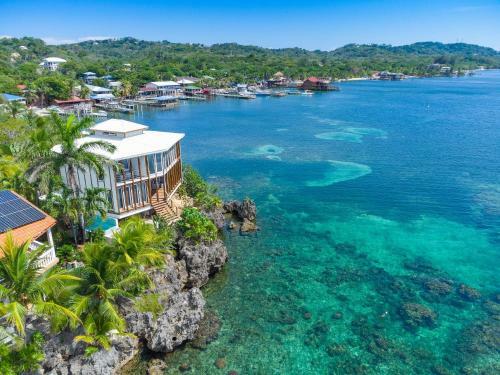 Awesome Over The Water Overlooking West End - Aire Agua Home