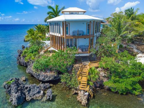Awesome Over The Water Overlooking West End - Aire Agua Home