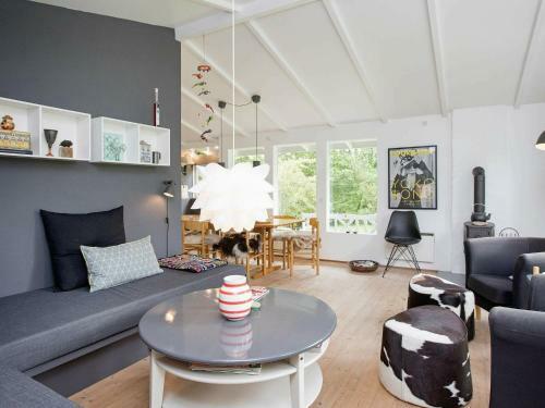 Holiday Home Dronningm�lle VI