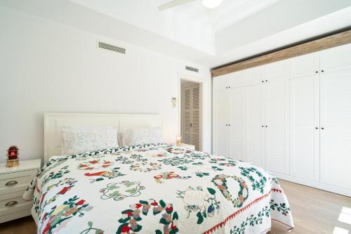 Portville Canal Side Villas 66 (3br)