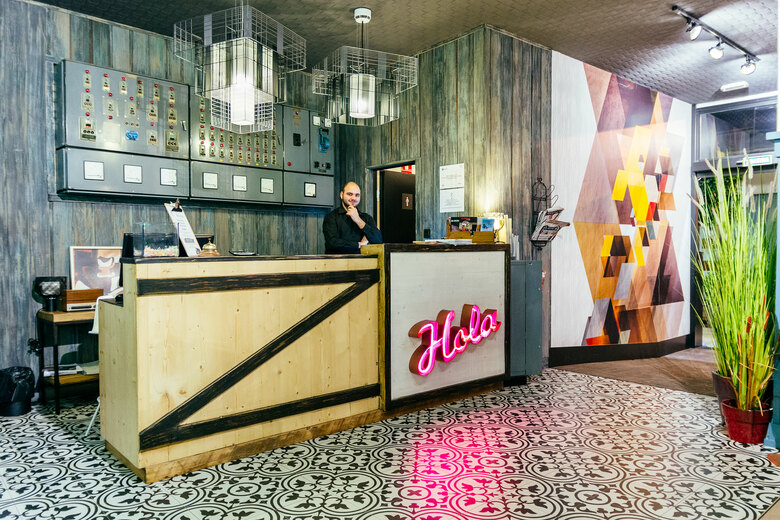 New Hotel Colon
