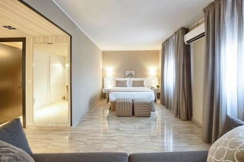 New Hotel Colon
