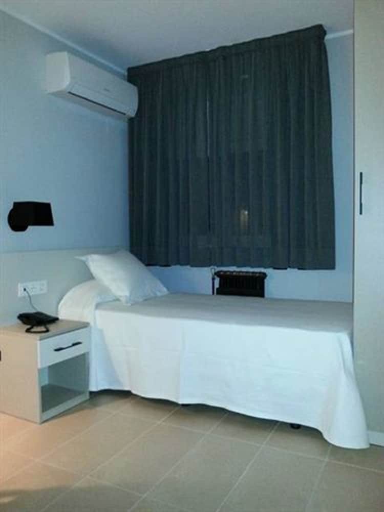 New Hotel Colon