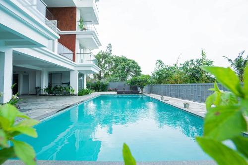 Modern Apartment In Calangute. Smart_spacious_pool