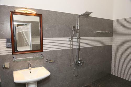 Hostal R 1 River Villa