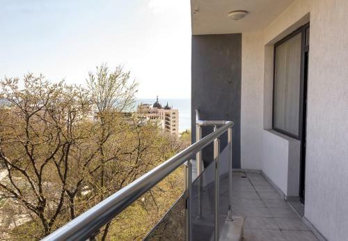 Apartamento Bright 1-bedroom Flat With Balcony In Golden Sands