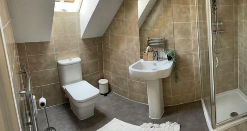 Stunning 3 Bedroom Home With Free Parking And Wifi